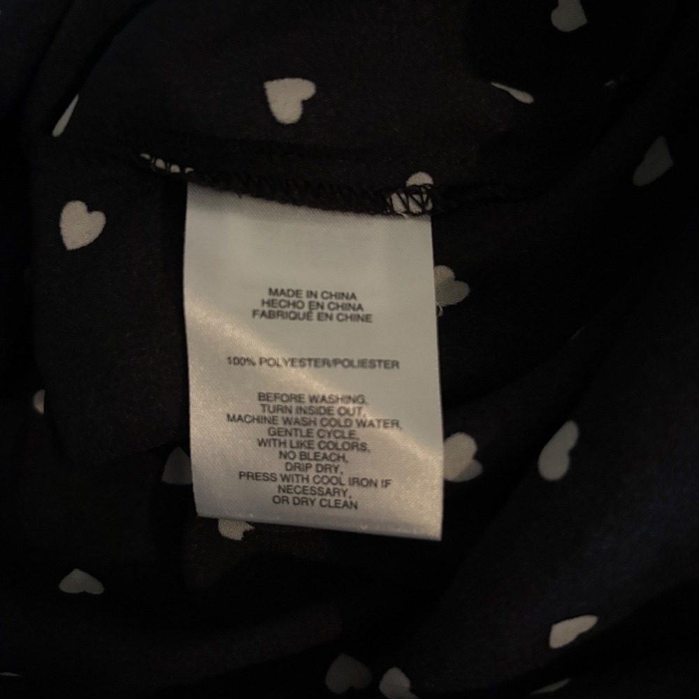 Jones New York Blouse Top Medium Black White Heart Print Long Sleeve - Picture 8 of 8